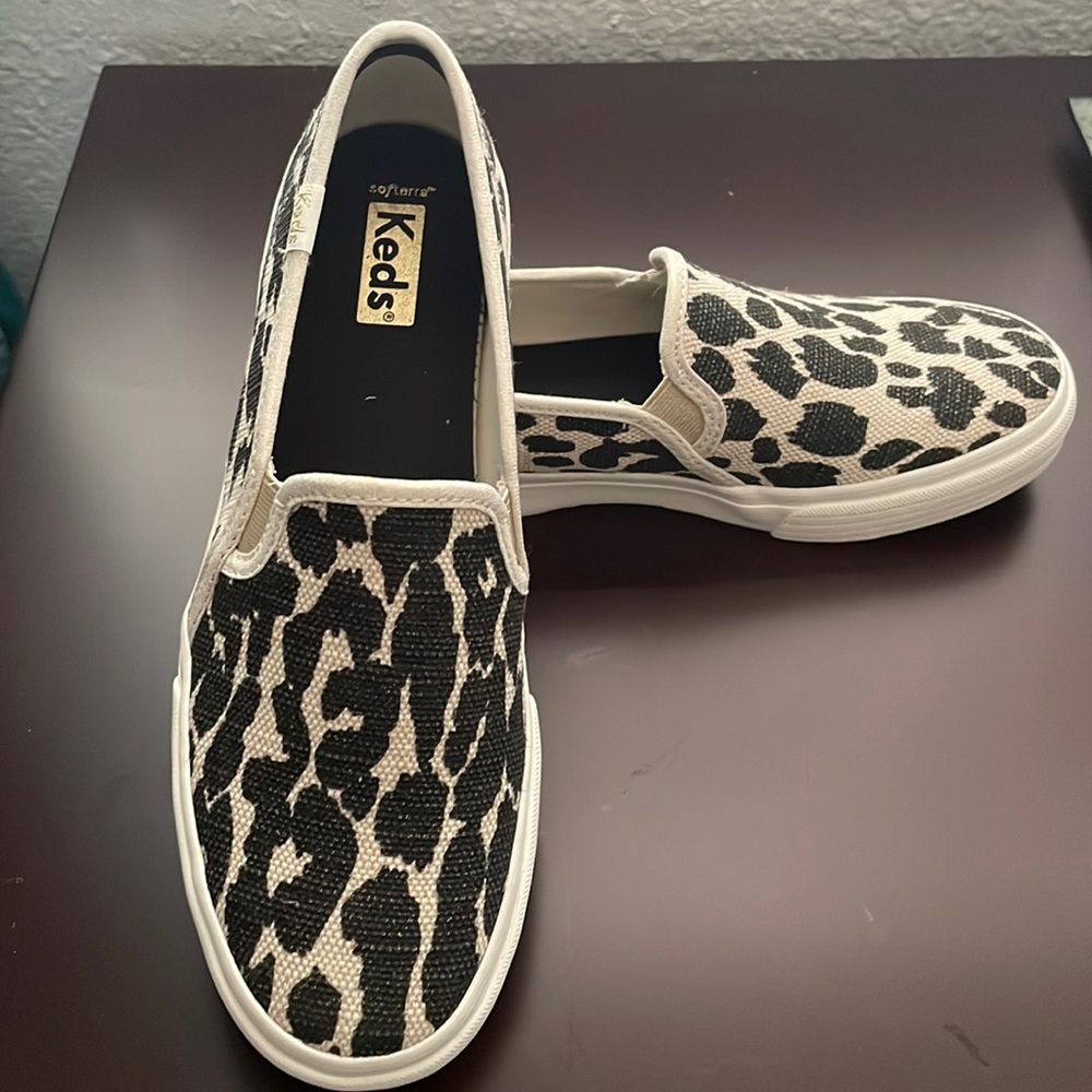 Keds slip on tennis shoes